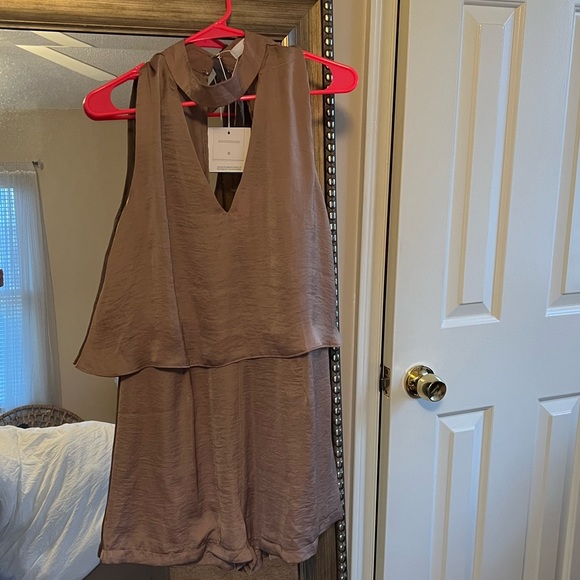 Missguided Silky Double Layer Choker Playsuit - Picture 3 of 4